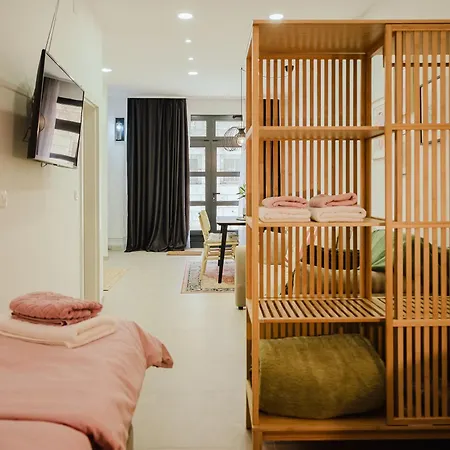 Stylish Town Centre Mariroza