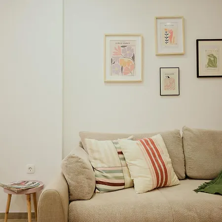 Stylish Town Centre Mariroza Apartment
