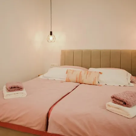 アパート Stylish Town Centre Mariroza フヴァル