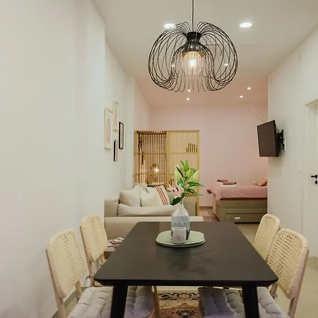 Stylish Town Centre Mariroza Apartment